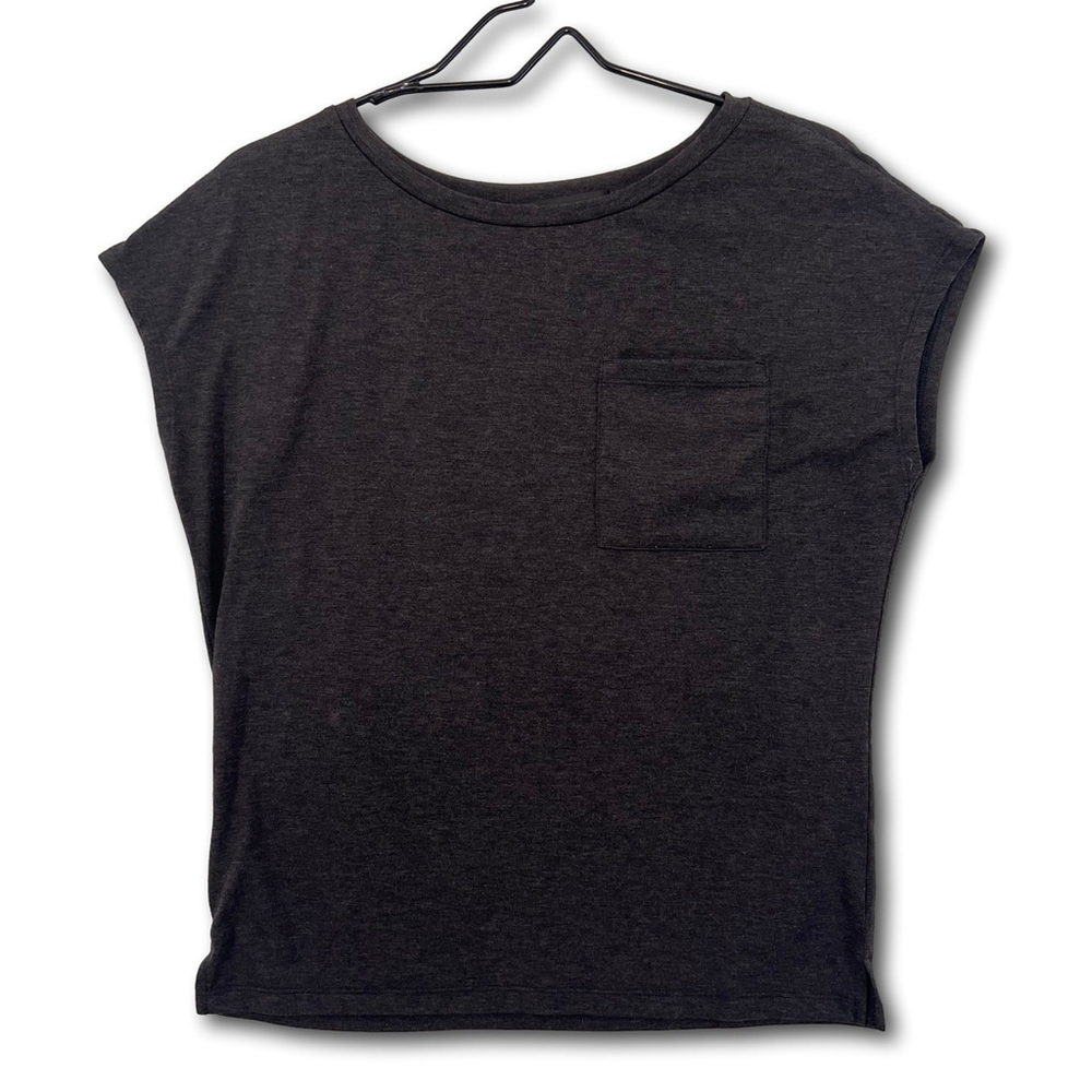 Merokeety Woman’s Top Tshirt Cap Sleeves Charcoal Pocket Chest Size Small Basic